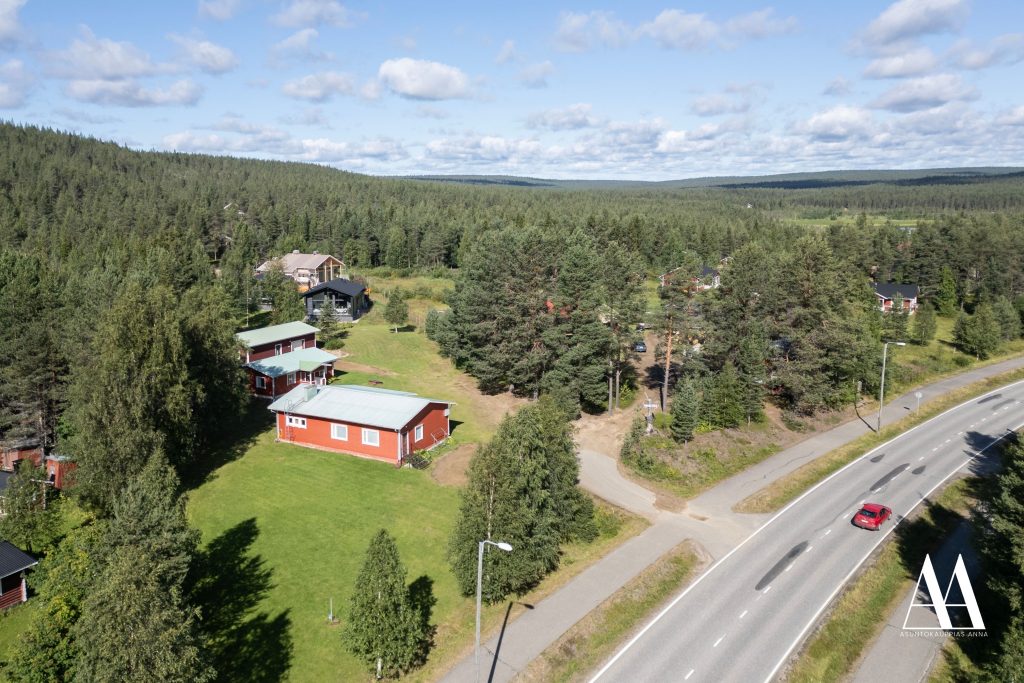 Pikkutieva, Äkäslompolo